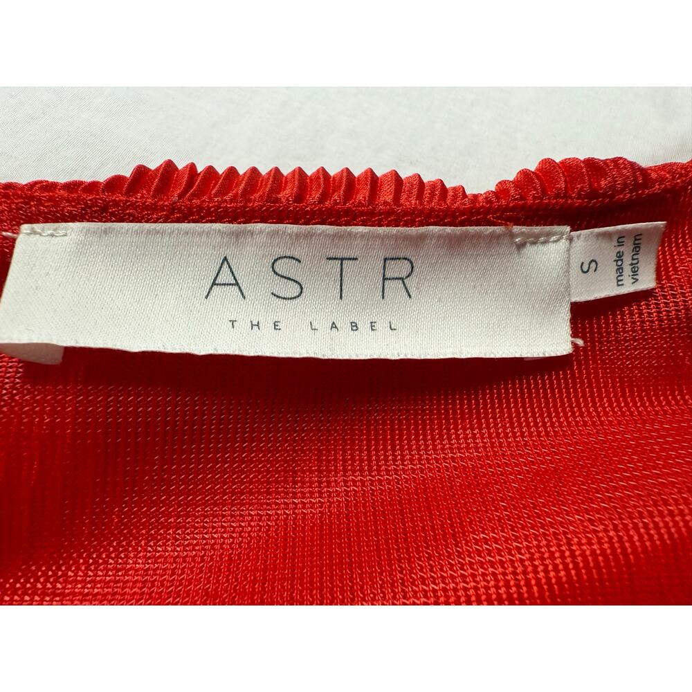 ASTR The Label Vneck Pleated Long Sleeve Surplice Blouse Red Floral SMALL - Picture 10 of 11